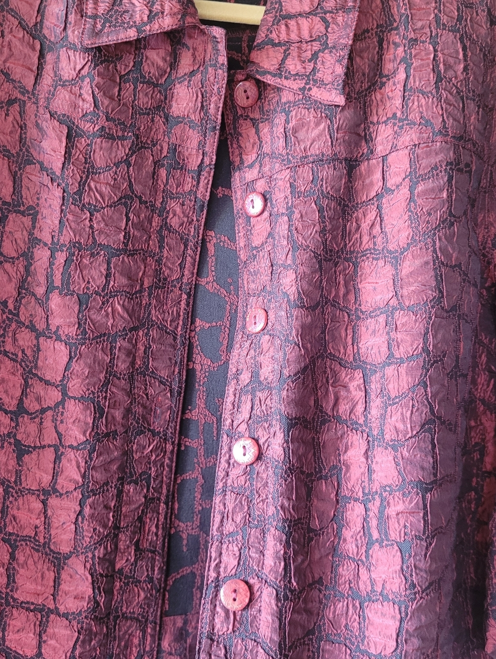 Women's Textured Red Pattern Jacket - Picture 3 of 7